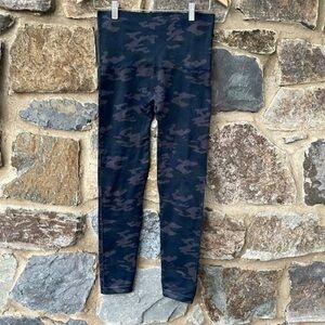 Spanx 'Look At Me Now' High Waist Seamless Legging in Black Camo Print size Med